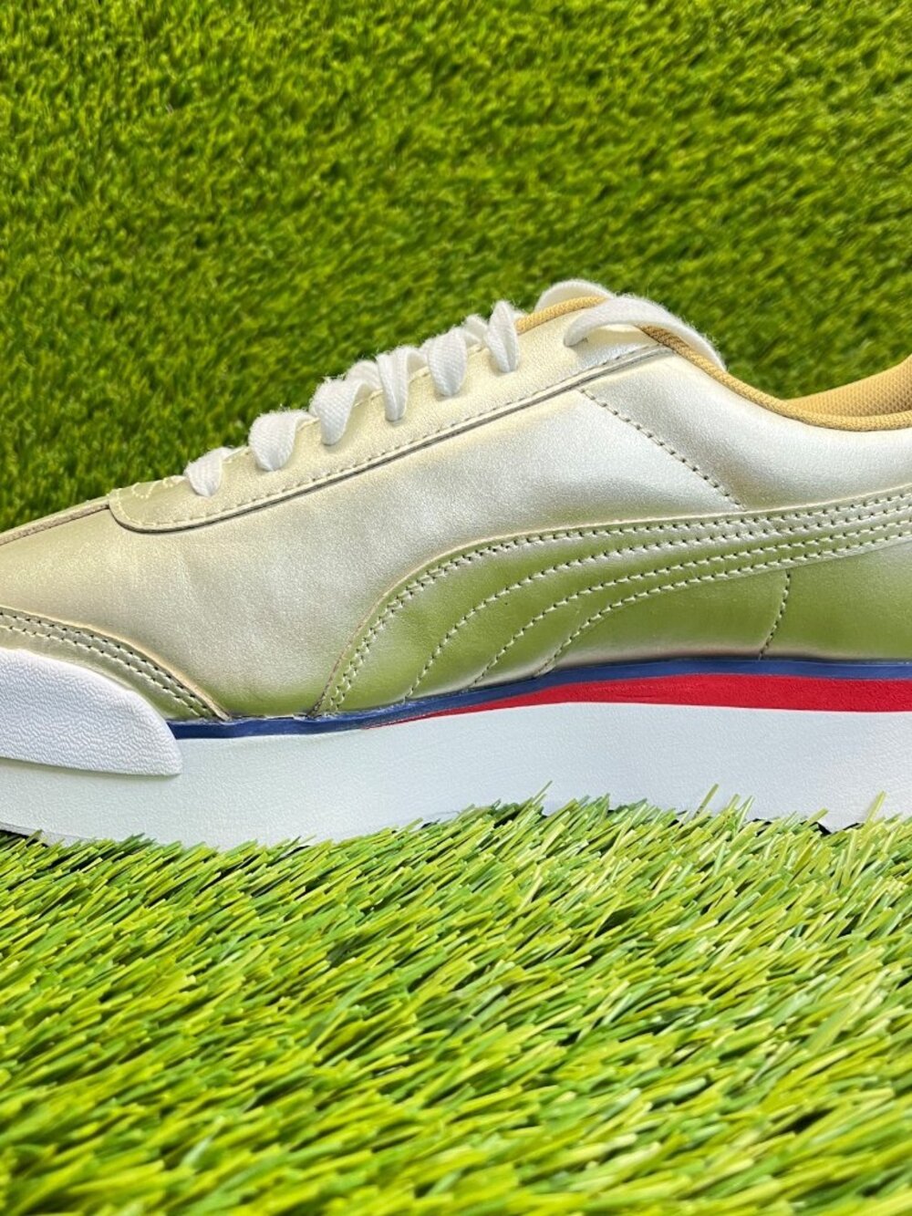 Puma Roma Amor Mixmetal Platform Womens Size 8.5 Athletic Shoes Sneakers - Picture 2 of 10